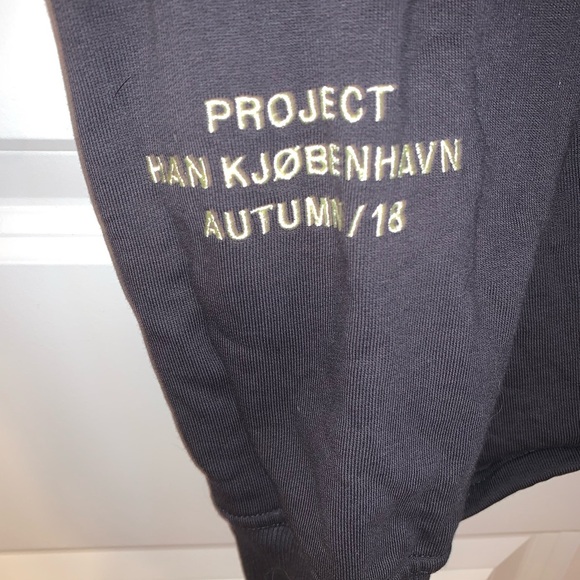 Men’s dark gray puma crew neck sweatshirt - Picture 3 of 5